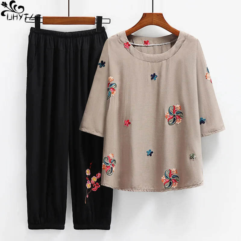 

UHYTGF Summer Middle-Aged Elderly Two-Piece Set Women Vintage Embroidered Mid-Sleeve T-Shirt Seven Points Pants Female Pants Set