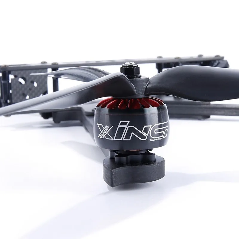 Hélice de drone 9x5x3 en nylon renforcé, gros plan sur le moyeu et les pales