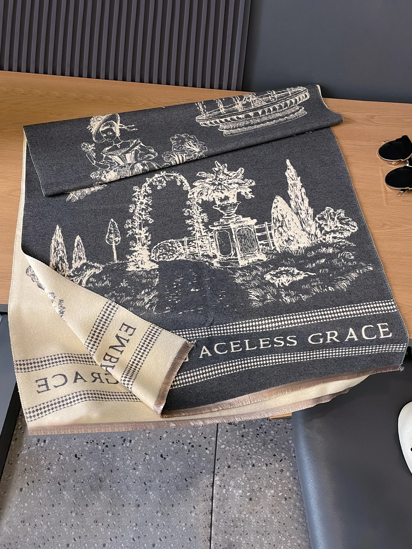 2024 Latest Design Winter Two-Sided Jacquard Cashmere Scarves High Quality Women Thicken Wrap Shawl Ladies Wool Pashmina Scarf