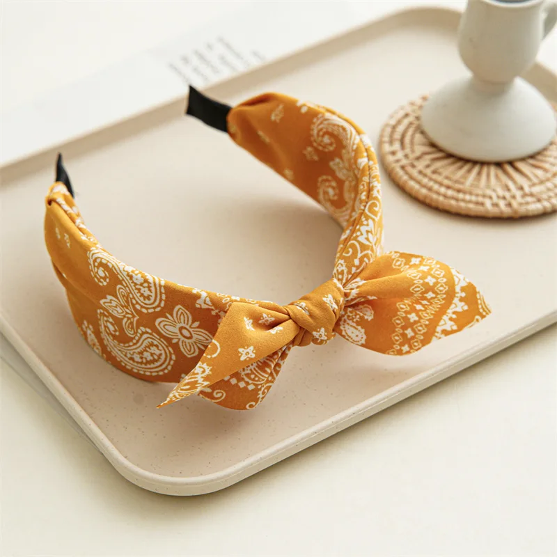 Bow-Light Yellow