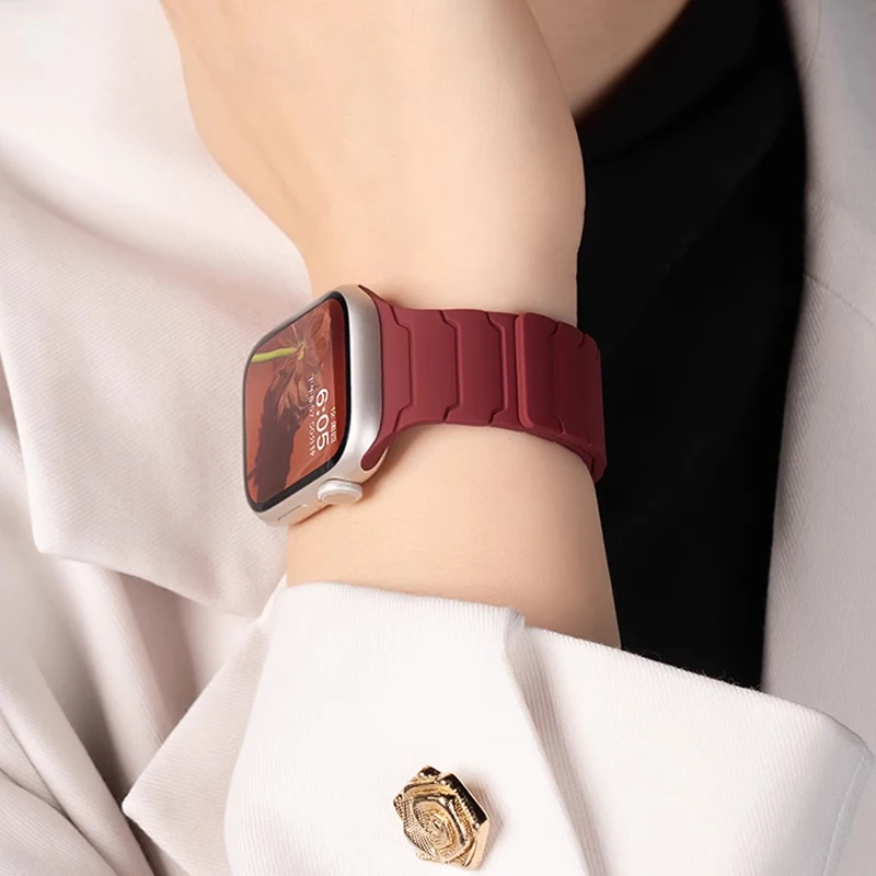 Magnetic Silicone Strap for Apple Watch Band Ultra 2 49mm 45mm 41mm Bracelet for Iwatch Series 9 8 7 6 SE 5 4 38 42mm 44mm 40mm