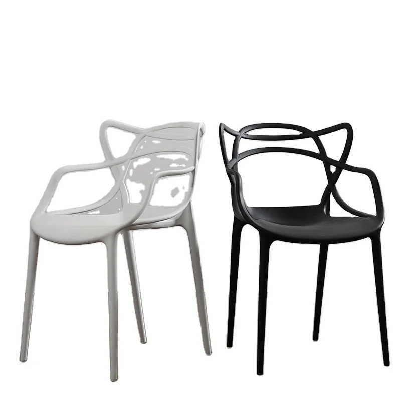 Sedia da pranzo casual nordica di vendita calda sedia impilabile moderna semplice in plastica per caffè