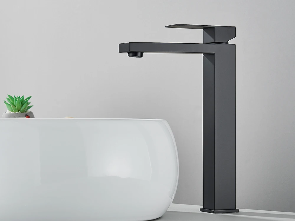 Hana, josta virtaa tasaista vettä