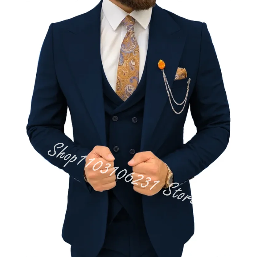 Рисунок 2 - Мужские черные костюмы из 3 предметов