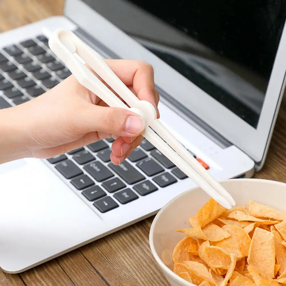 18cm Snack Clip Food Grasping Plastic Finger Chopsticks Potato Chip Tongs Salad Food Clip Lazy Chopstick Food Gadgets For Home