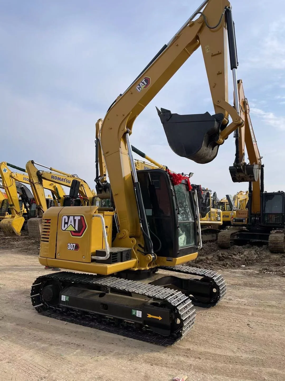 Рисунок 2 - Почти новый б/у мини гусеничный