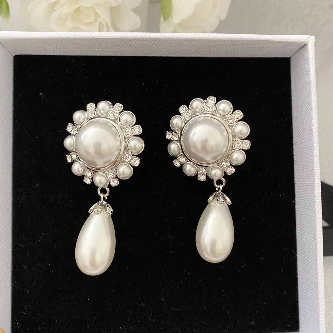 Earrings Light Luxury Personality Fashion Vintage Ear Clips For Clothes Things Women Accessories Para Mujer Broches Ropa Mujer