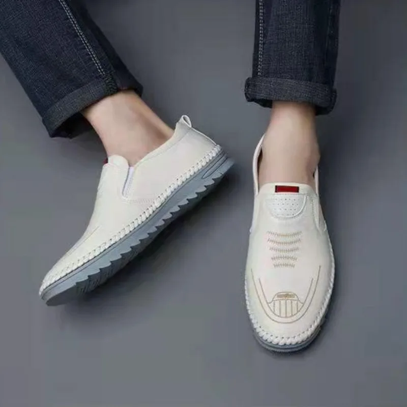 Fashion Men Loafers Lightweight Leather Driving Shoes Brand Anti-Slip Comfortable Flat Shoes Designer Breathable Shoes