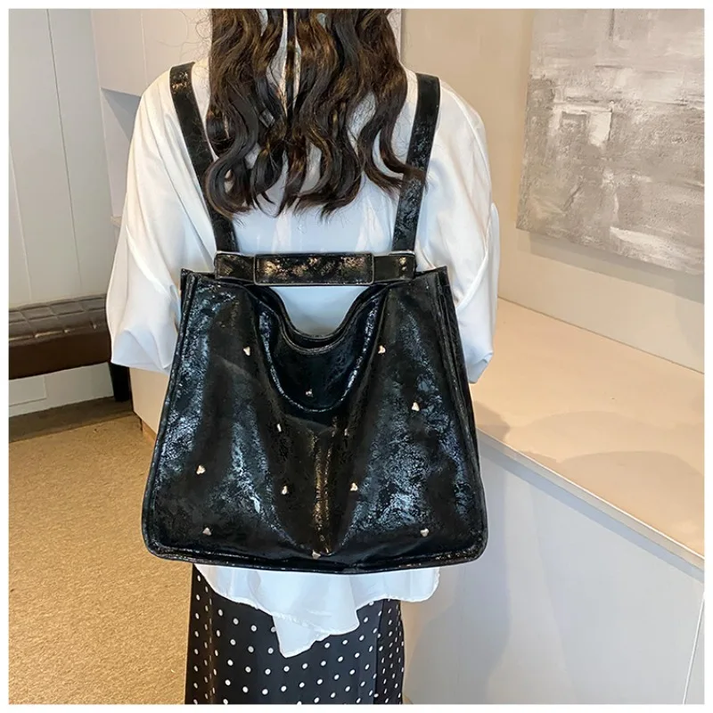 2024 New Fashion Versatile Korean Edition Large Capacity Light Commuter Shoulder Tote Bag Backpack 3