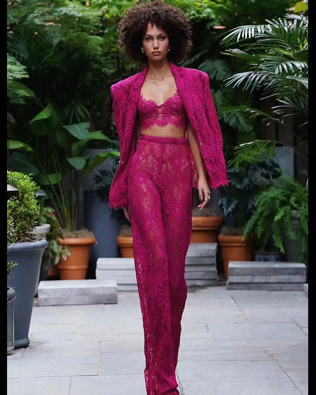 

2024 New Women Fashion Lace All Suit Three-Pieces Set Including Trousers and Top And Jacket High-End Women's Clothing in Red