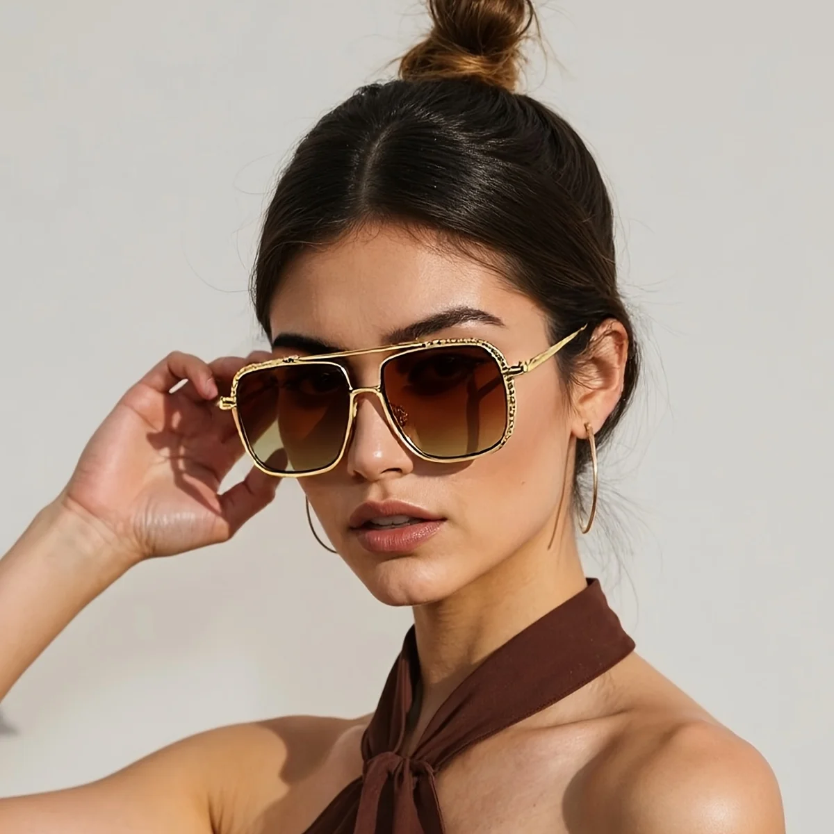 Chic Full Frame Square Sunglasses for Women with Metal Hinges and PC Lenses