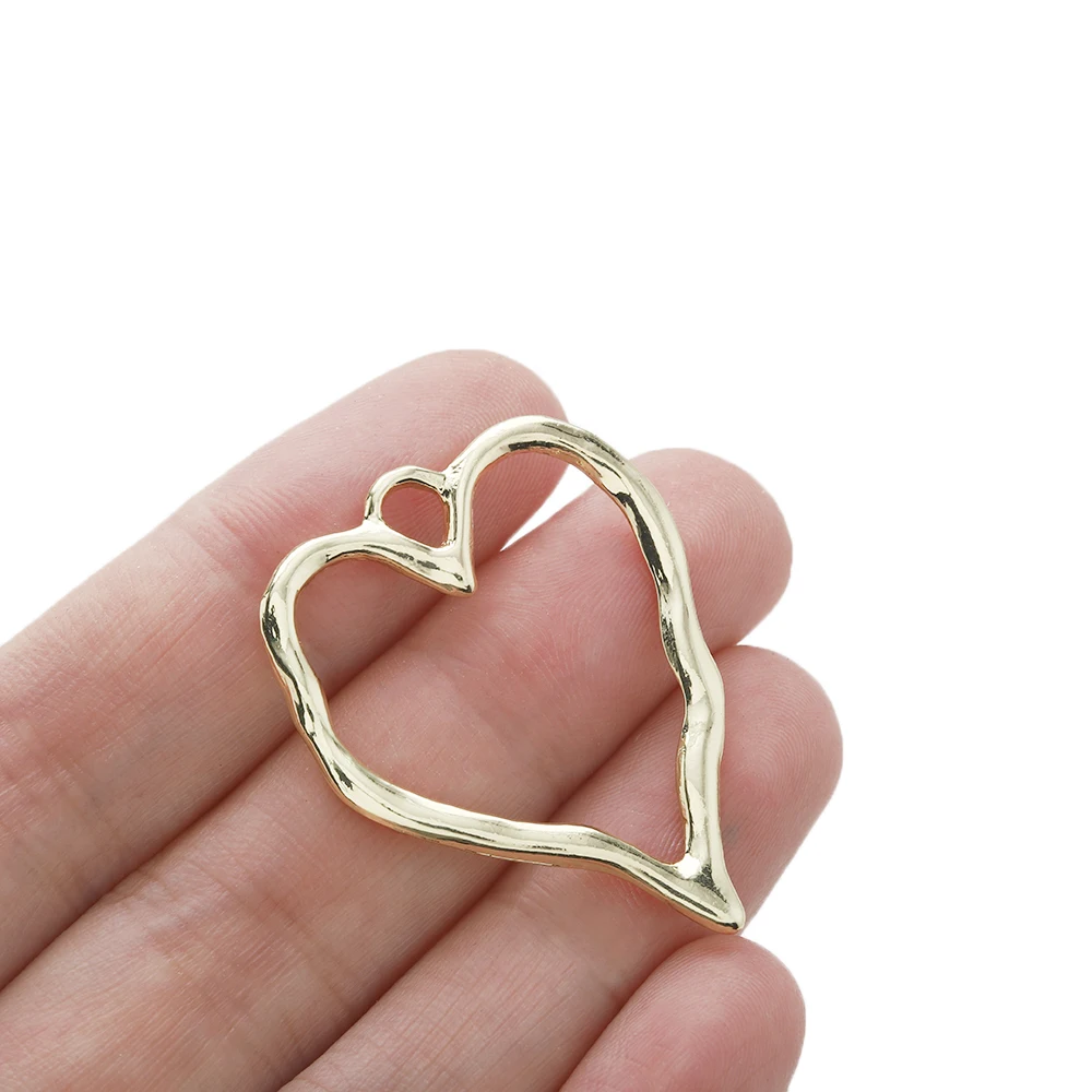 

10pcs Kc золото нерегулярной полой каркаса сердца очаровательные Bezel подвеска для Diy колье серьги ювелирные изделия изготовления аксессуаров