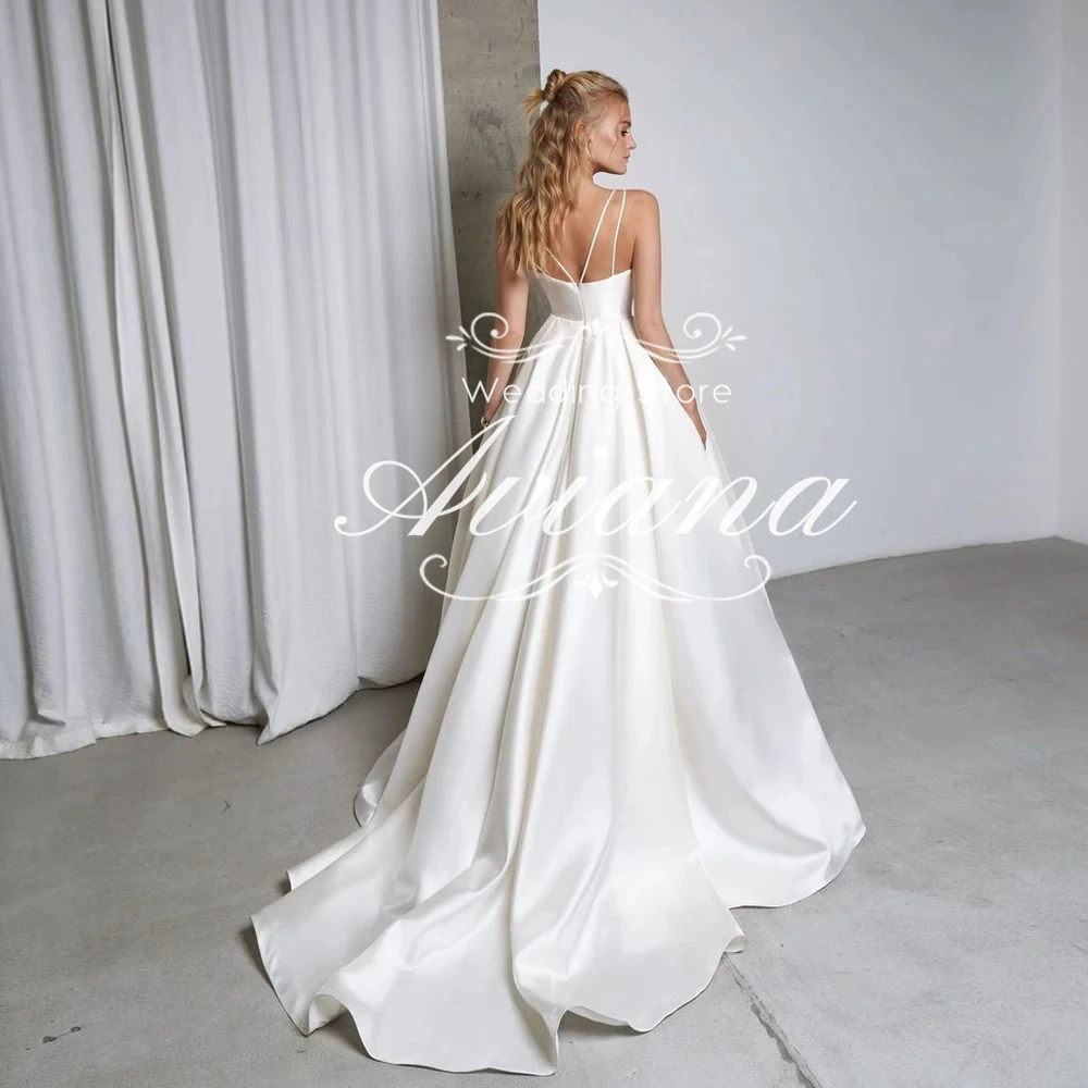 Personalizado Aviana Spaghetti Strap Deep V Neck satén abertura