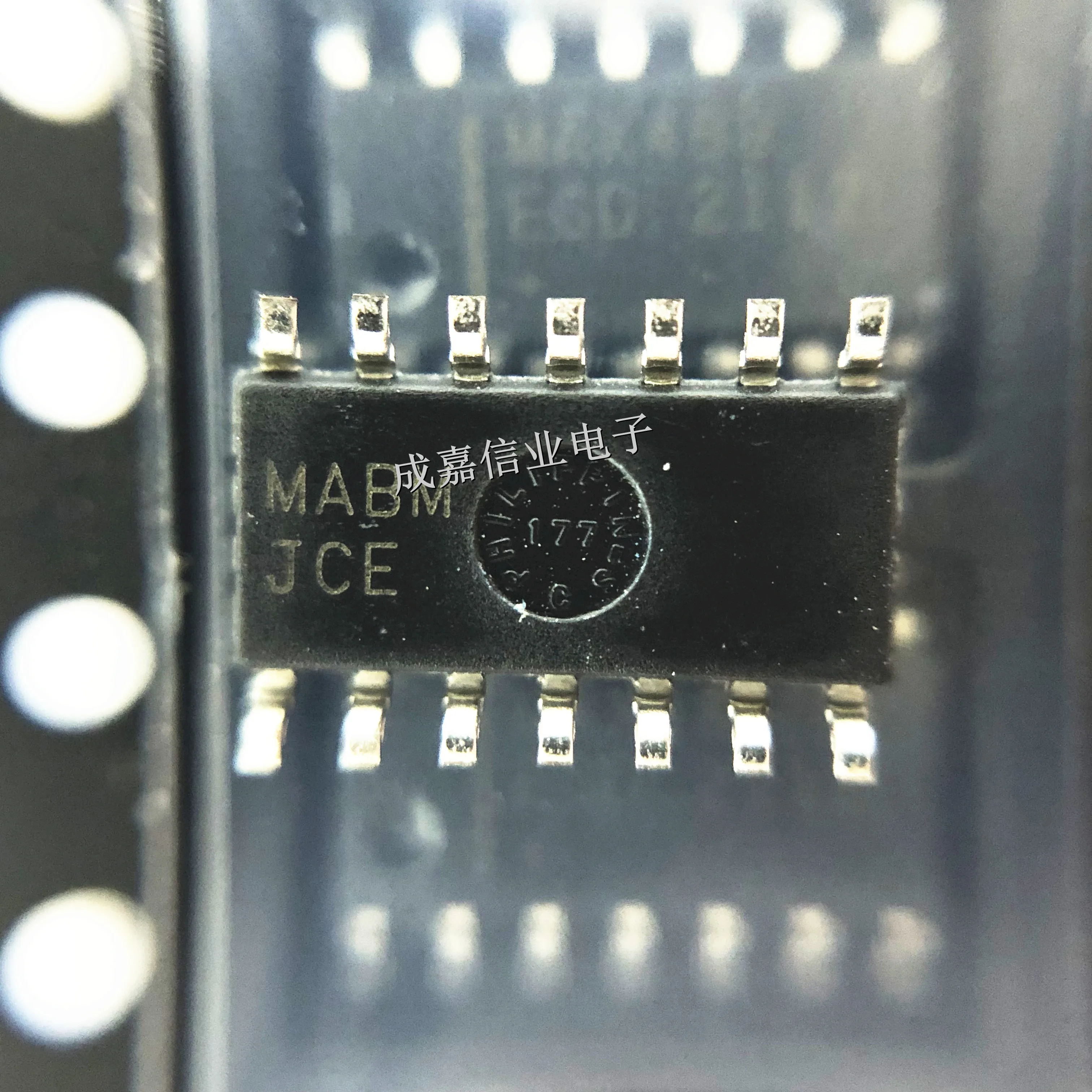 5개/몫 MAX489ESD+T SOP-14 MAX489ESD RS-422/RS-485 인터페이스 IC 1 드라이버 작동 온도:- 40 C-+ 85 C