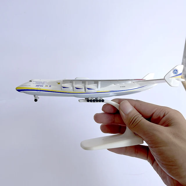 アントノフ航空 ムリーヤ An-225 飛行機模型 1/400 ウクライナ 1/400 An-225 ムリーヤ アントノフ航空機製造（ウクライナ） UR