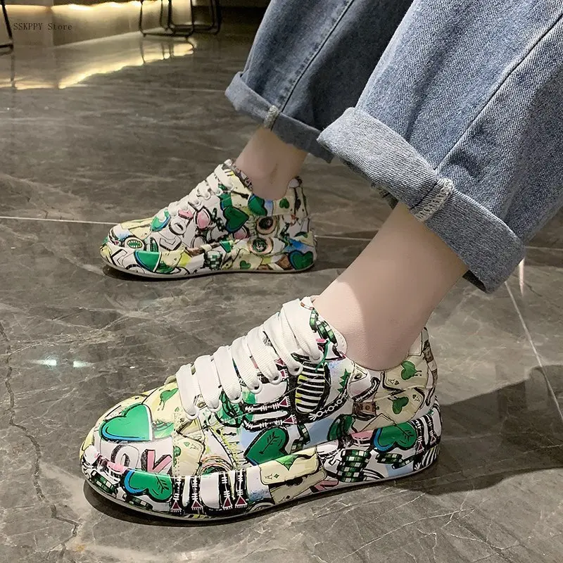 Spring and Summer New Style Hand-painted Graffiti Shoes Female White Shoes Leather Thick-soled Fashion Shoes Female Sports Shoes