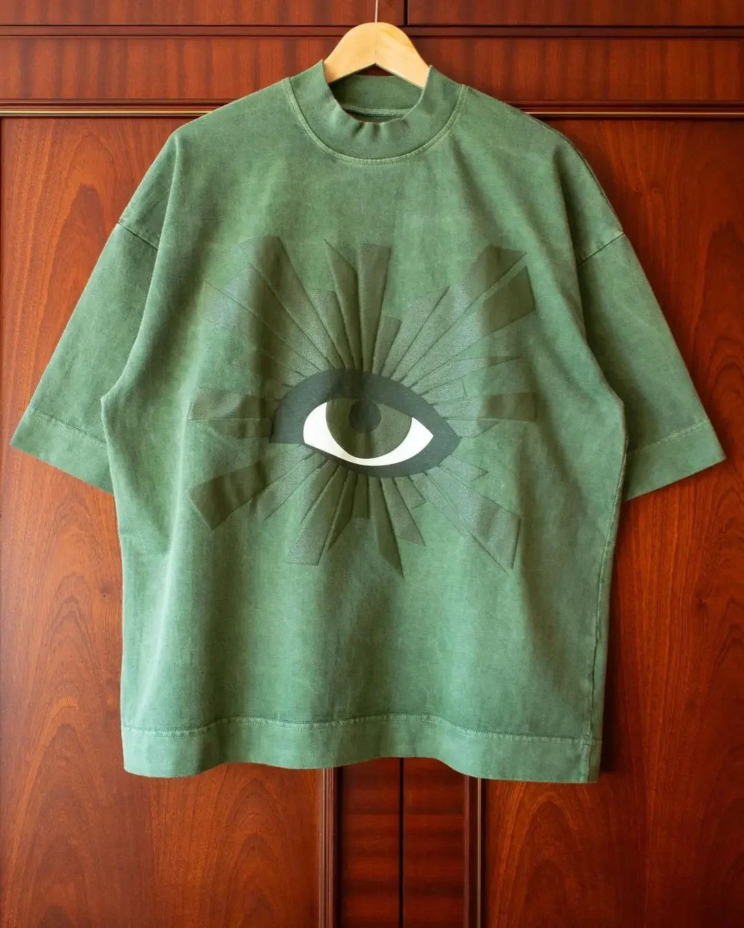 thumbnail image 1 of Nueva camiseta Y2K de hip hop con estampado de ojo de diablo, camiseta de cuello redondo de gran tamaño para hombres y mujeres, ropa gótica de manga corta, tops, ropa urbana, 1 of 5