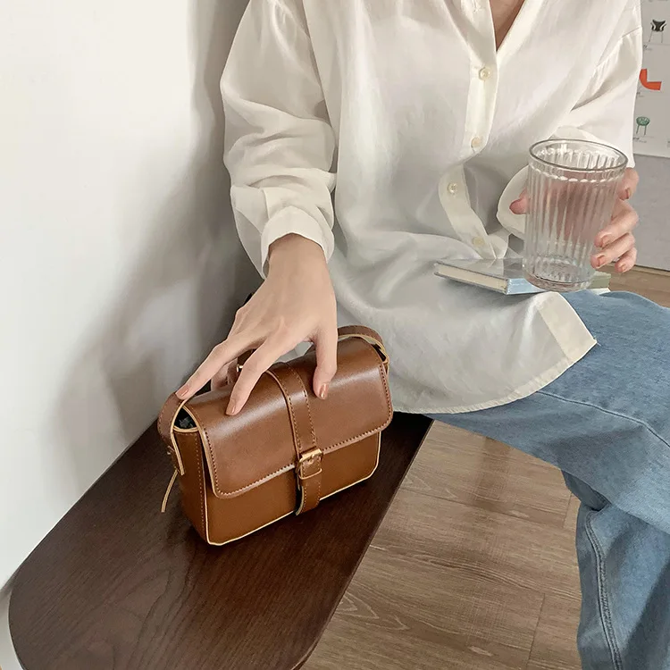 

Новинка 2023, сумки для женщин, модная сумка через плечо, Корейская версия, сумка через плечо, универсальная маленькая квадратная сумка, кошельки и сумочки