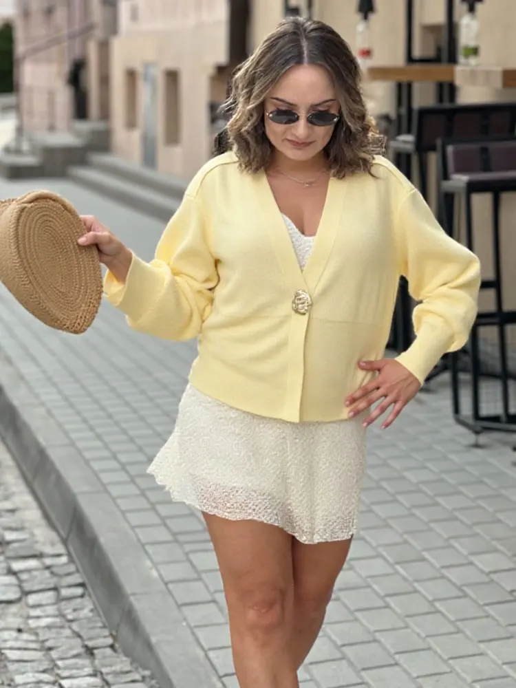 HH Women Casual Knitted Cardigan V Neck Long Sleeve Golden Button Sweaters Solid Simple Office Lady Outerwear Chic Tops