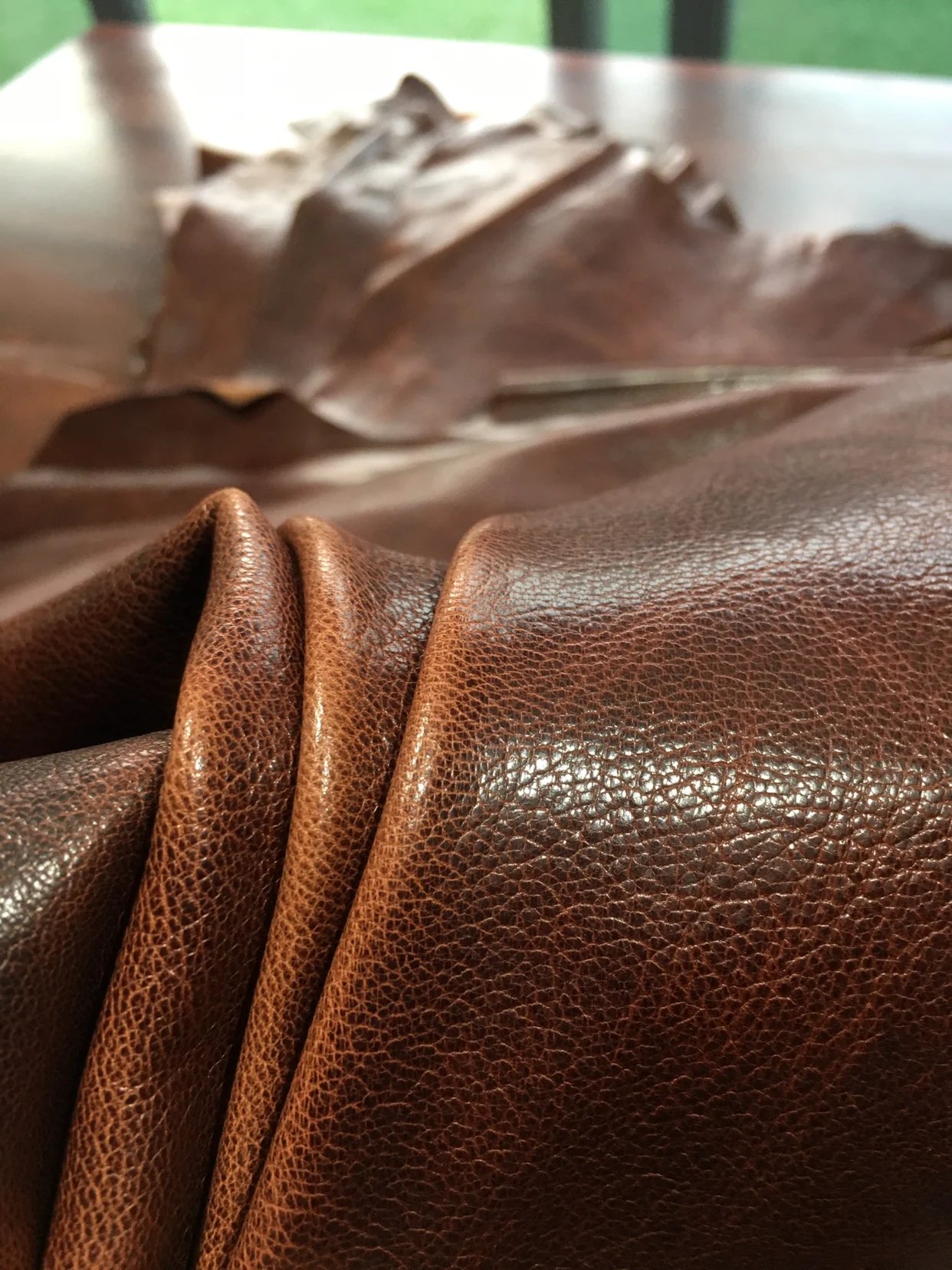Description Picture 6 of itemoil wax vegetable tanned goat skin 1mm Genuine leather Handmade leather for bags shoes and boots DIY