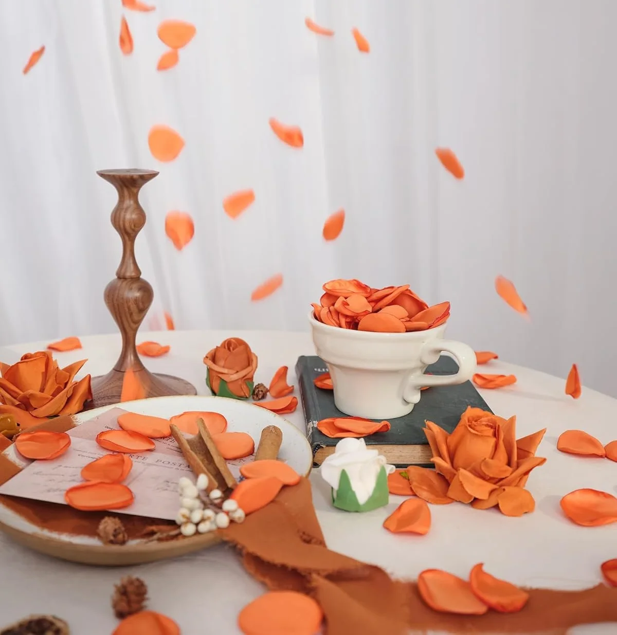 100pcs 결혼식을위한 오렌지 장미 꽃잎 수제 실크 꽃 결혼 장식 발렌타인 데이 인공 canon 꽃잎 boda