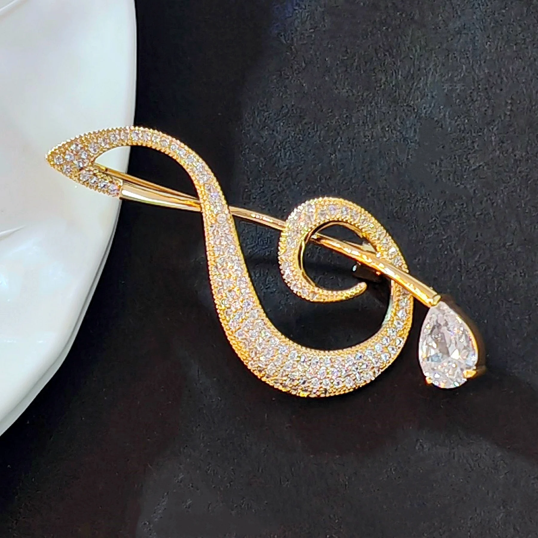 Shiny Gold Tone CZ G Clef Music Note Pin Brooch Gift Jewelry