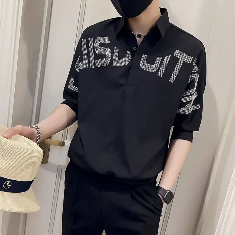Camisa de hombre con estampado gráfico de gran tamaño con diamantes de imitación para hombre, ropa informal coreana popular, estilo moderno, con botones y mangas Trendyol S
