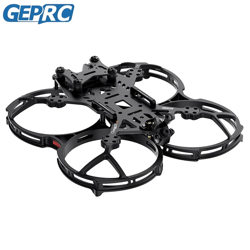 Détail du châssis carbone du cadre drone FPV GEPRC CineLog35 V3 avec découpe pour caméra O4 Pro.