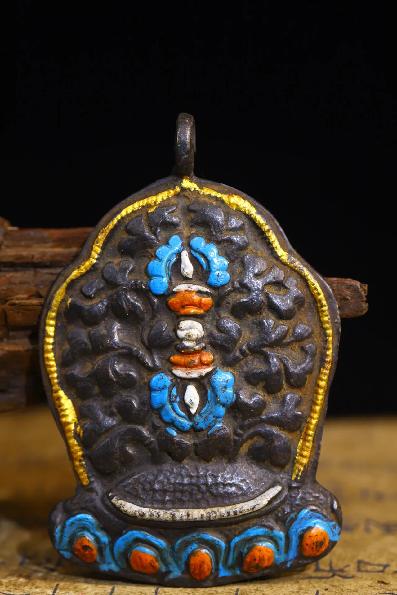 

3"Tibet Temple Collection Old Bronze Painted Buddha flower Vajra Pattern Pendant Amulet Dharma Worship Hall Town house