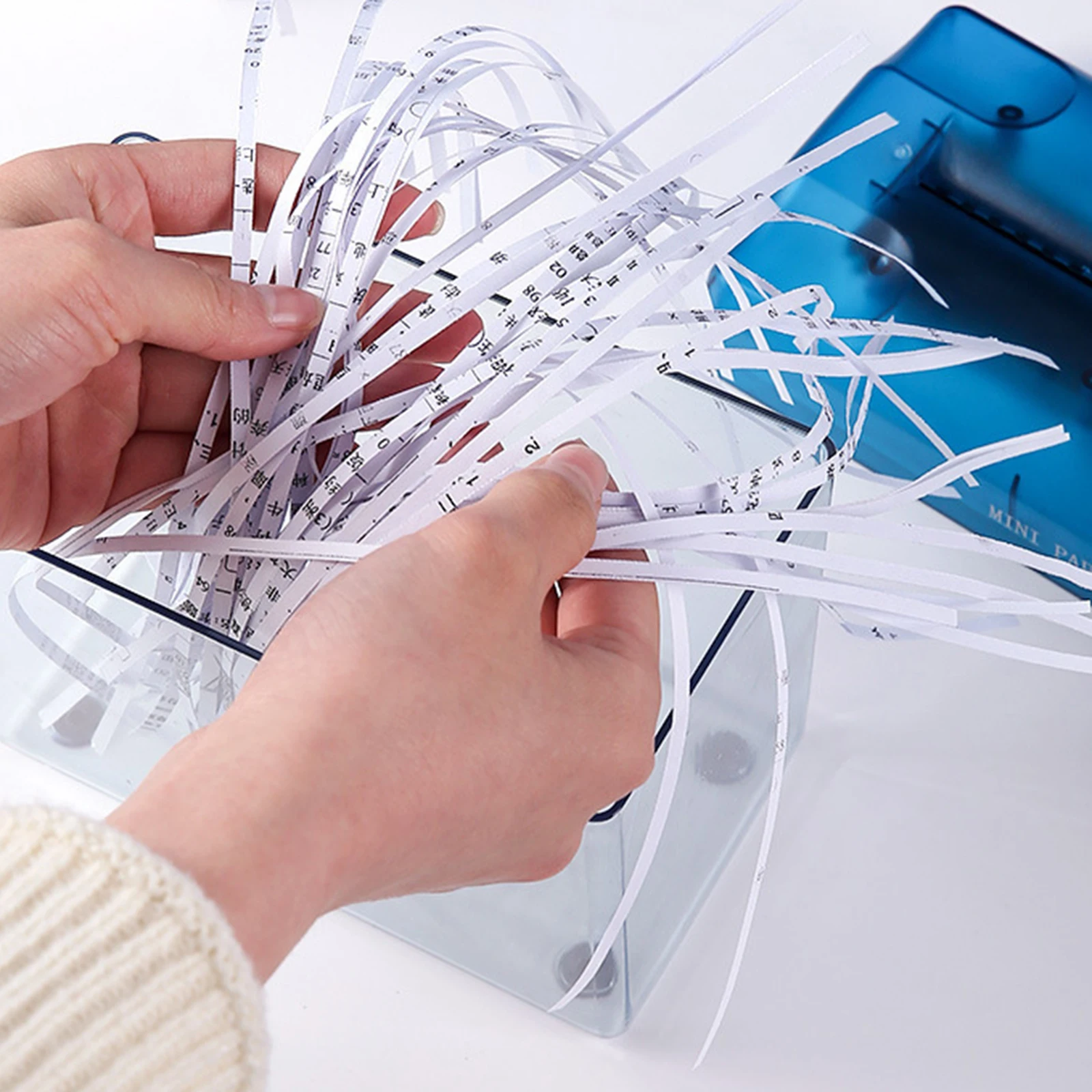 Tritadocumenti Manuale Portatile - Mini Shredder Per Casa E Ufficio, Nero, Senza Elettricit&agrave;