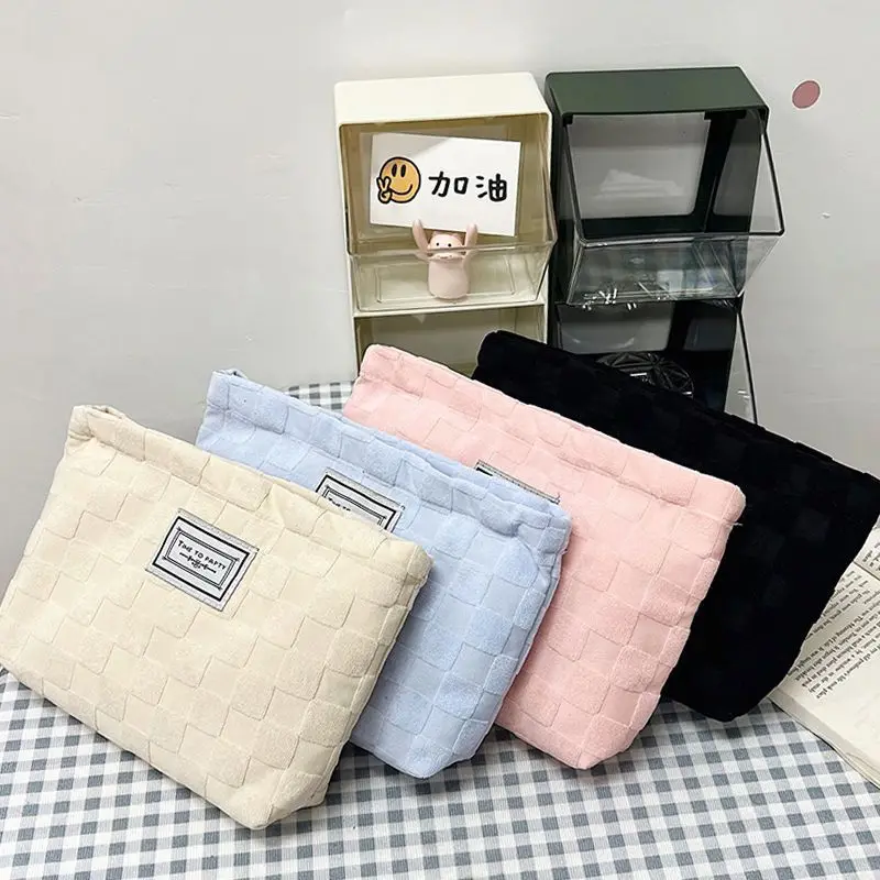 

Fashion Solid Colored Woolen Women's Makeup Pouch Large Capacity Portable Travel Cosmetic Bag Simple Lightweight Clutch Bag