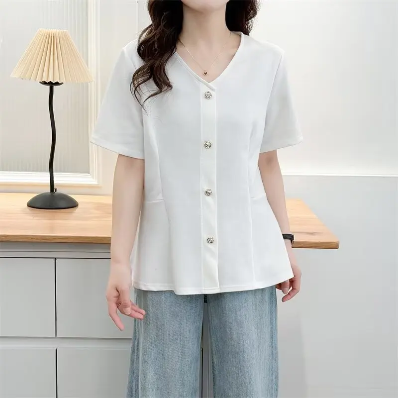 Summer New Plus Size Shirt Women's Wear 100KG Stylish V-neck short-sleeved Top Casual And Fashionable Blouses 8031