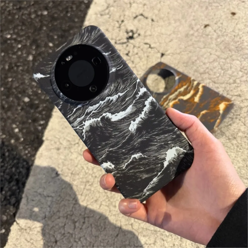 Luxury Frameless Carbon Fiber MagSafe-Compatible Wireless Charging Case with Heat Dissipation Technology