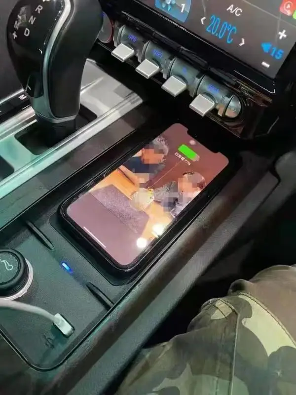 

QI Car Infrared Fast Wireless Charger For Maserati Geberit Cars Charging Intelligent Accessories Mobile Phone Holder