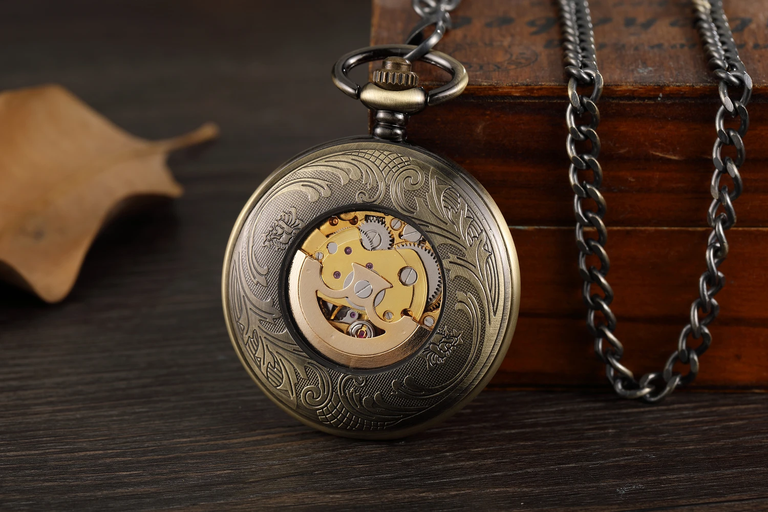 Bronze Hollow Arabic Numerals Design Mechanical Pocket Watch Sweater Chain Pendant Necklace Pendant Clock Gifts Men Women 2023