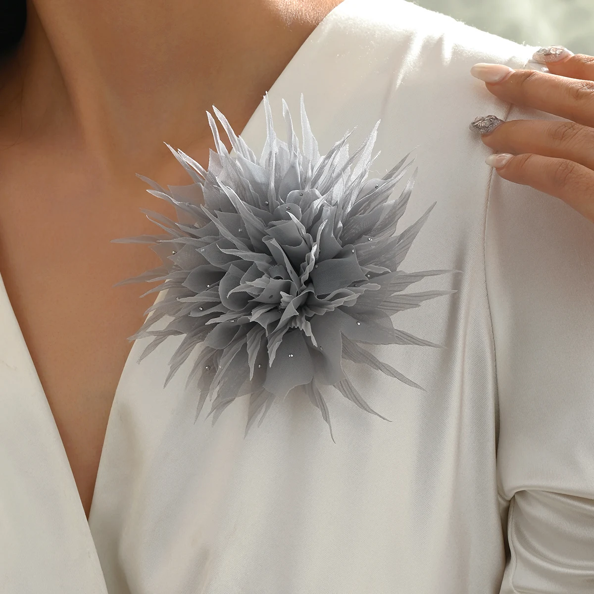 14CM French Retro Handmade Fabric Flower Brooch for Women Vintage Trend Multicolor Floral Lapel Pins Party Clothing Jewelry Gift