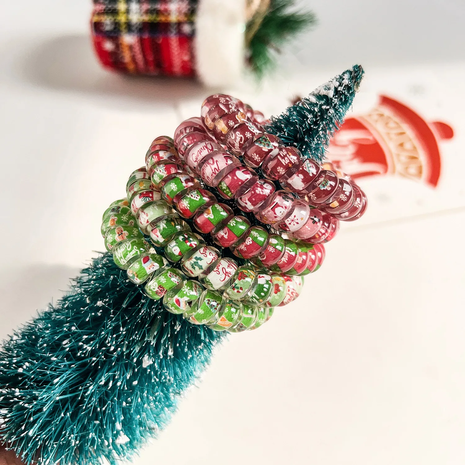 Christmas Phone Cord5PCS Hair Ties, Spiral Xmas Party Favors Hair Accessories for Women Girls Christmas Decorations