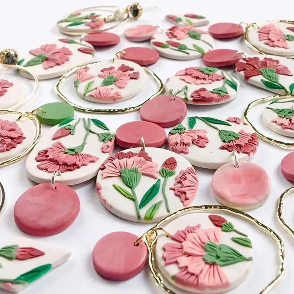 Using round cutter on clay