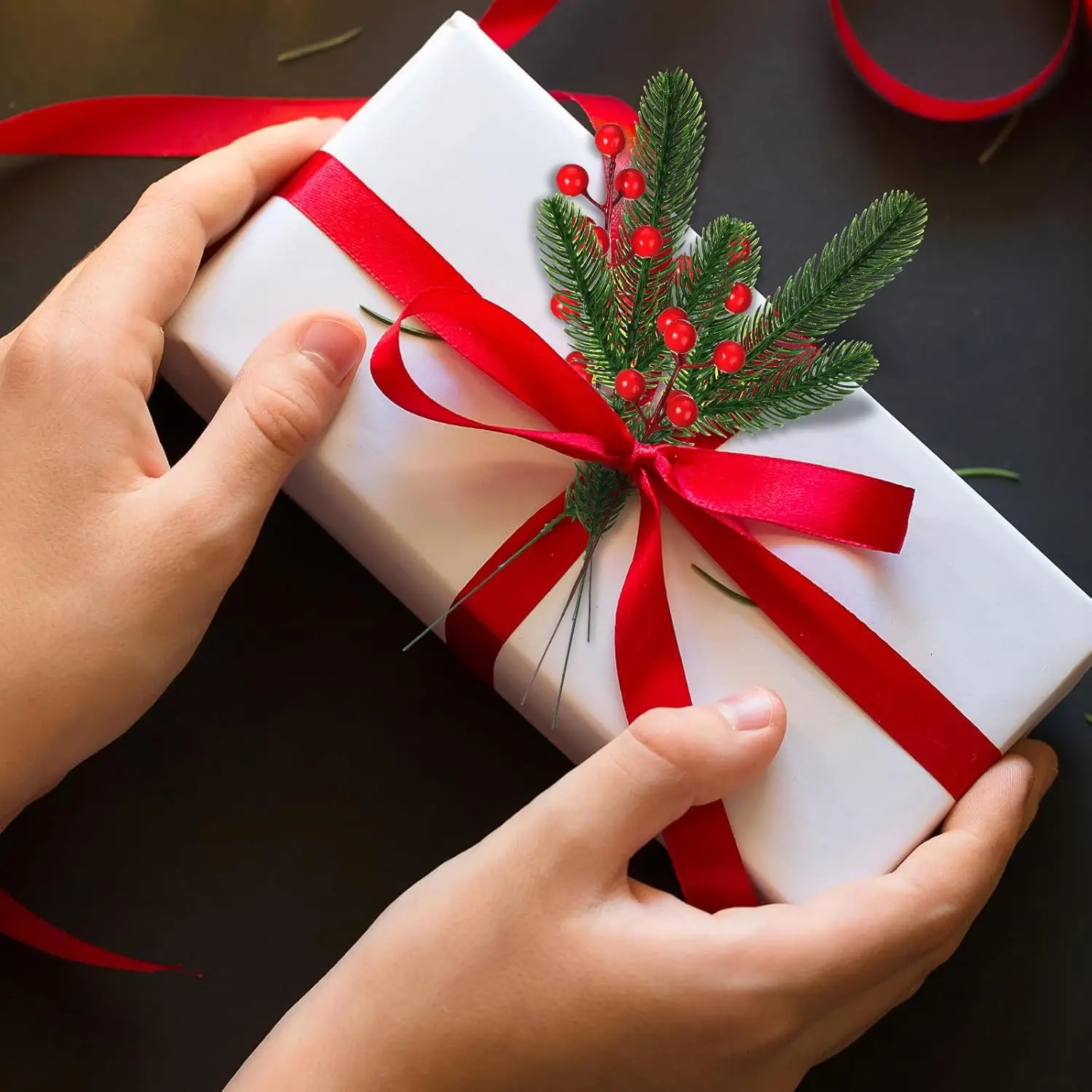 Künstliche Pflanze Holly Little Red Fruit Heißer Verkauf Neujahr Weihnachtsbaum Home Festival Party Garten Hochzeit Dekor Diy Geschenkbox – Detail 4
