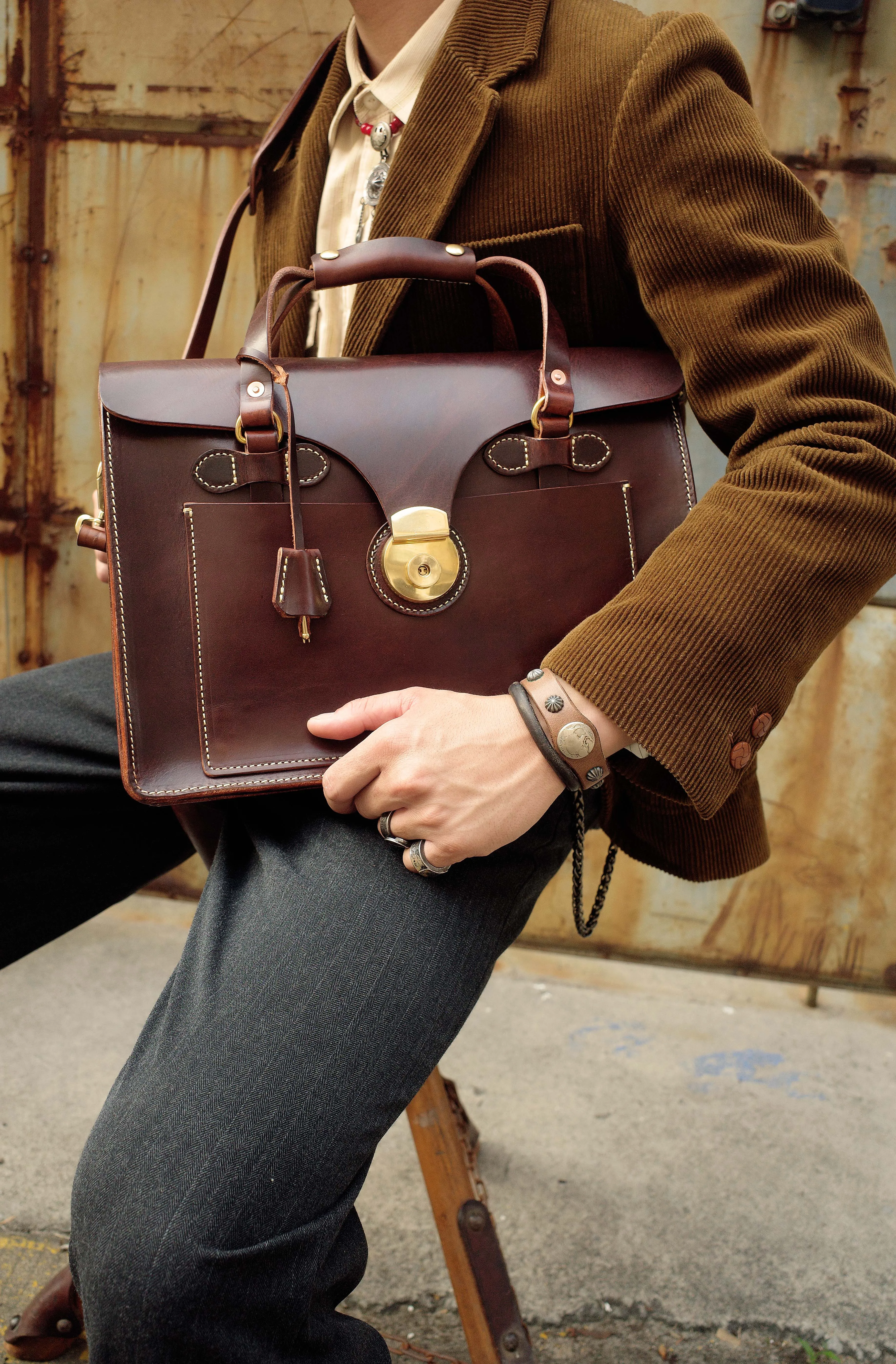 Hochwertige Herren-Aktentasche aus erstklassigem Rindsleder, Business-Vintage-Handtasche aus echtem Leder, Damen-Laptoptasche, Messenger-Tasche. – Detail 10