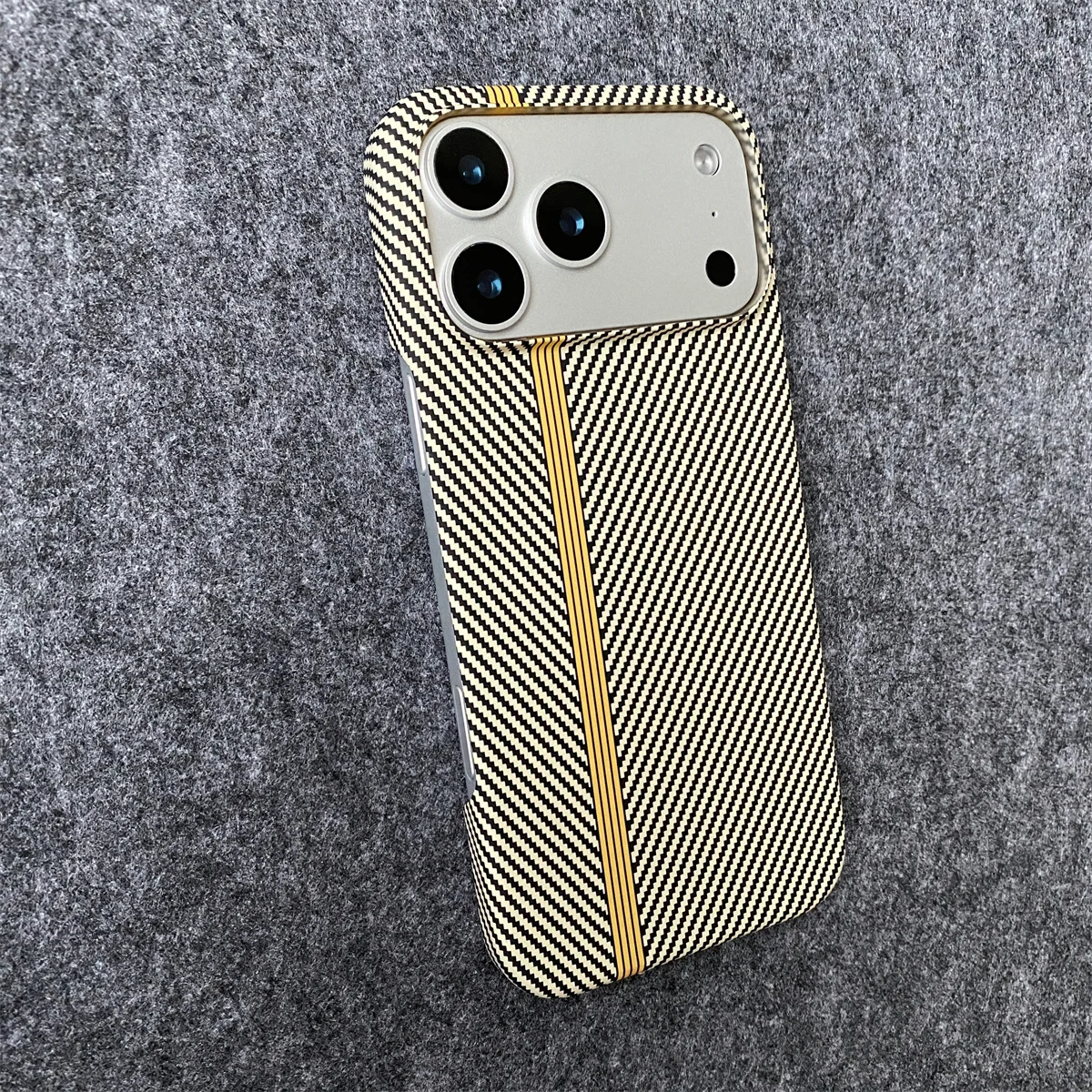 Elegant Carbon Fiber Kevlar Pattern Shockproof Retro Leather Phone Case