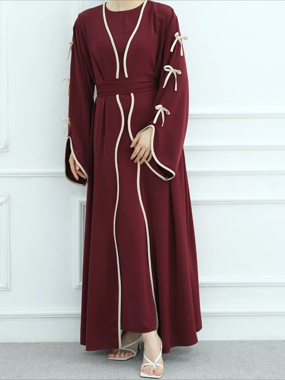 عباية نسائية Kalenmos مع فستان داخلي