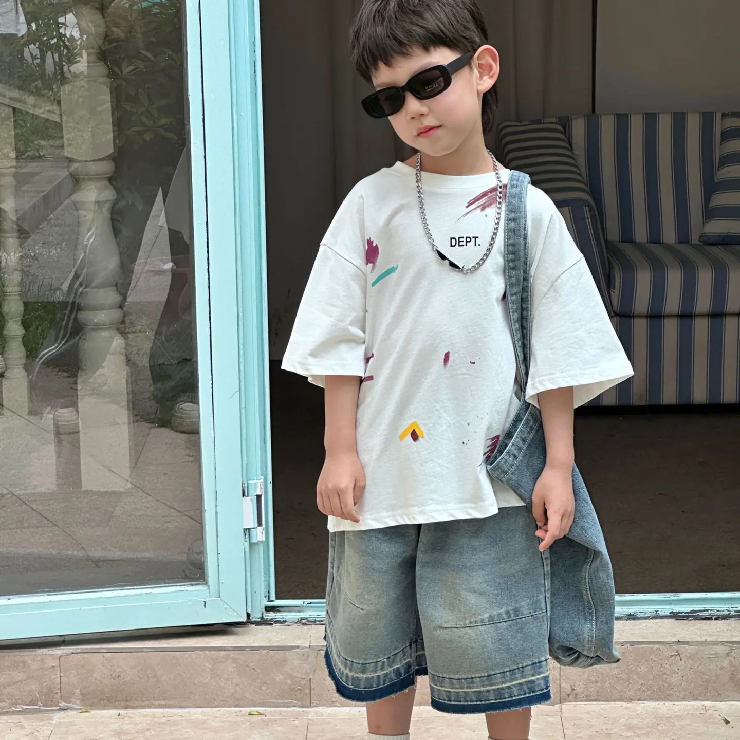 

Children Clothing Casual T Shirt Handsome All Match Top 2024 Summer New Korean Boy Fashion Graffiti Design Sense Short Sleeve