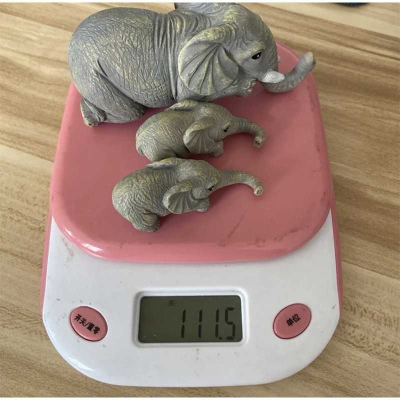 1 Piece Elephants Mother Hanging 2-Babies Figurine Resin Craft Ornament Figurines Miniatures Crafts Gifts Animal Home Decoration