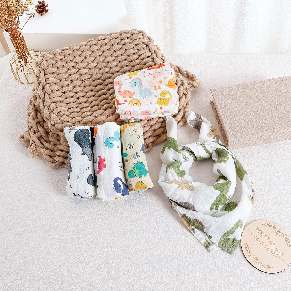 HappyFlute New Combined Dinosaur Print 5Pcs/set Muslin Swaddle Feeding Burp Cloth Newborn Soft Bamboo Cotton Fabric Blanket Wipe
