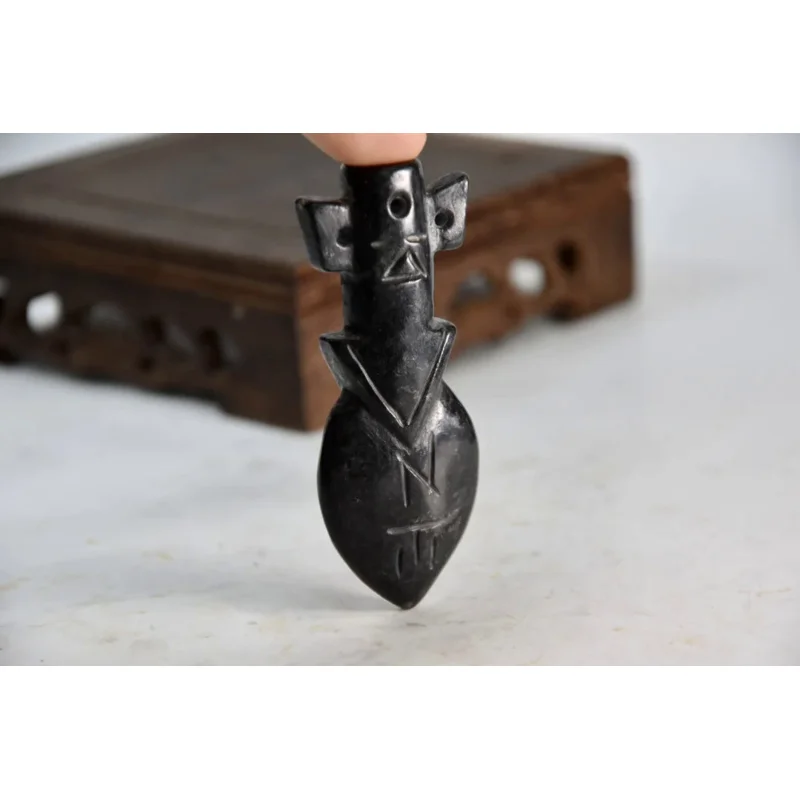 

Exquisite Hongshan Culture Meteorite Bow And Arrow Head Ornaments