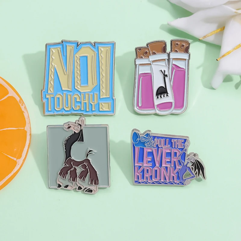 Kuzco's Potion Emaille Pins Cartoon Lila Lama Potion Broschen Kragen Abzeichen Rucksack Film Schmuck Geschenk für Fans Freunde – Detail 5