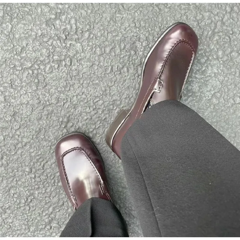 

2023 Autumn New Women Simple Square Casual Open Edge Beaded Leather Shoes