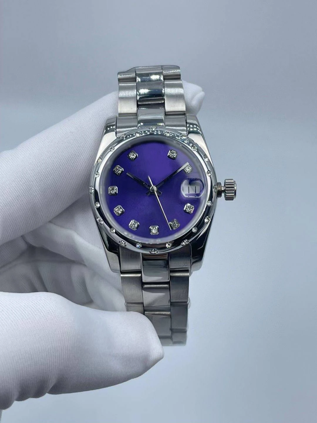 

New women's watch: purple diamond face, 31mm automatic calendar, waterproof precision steel dial strap