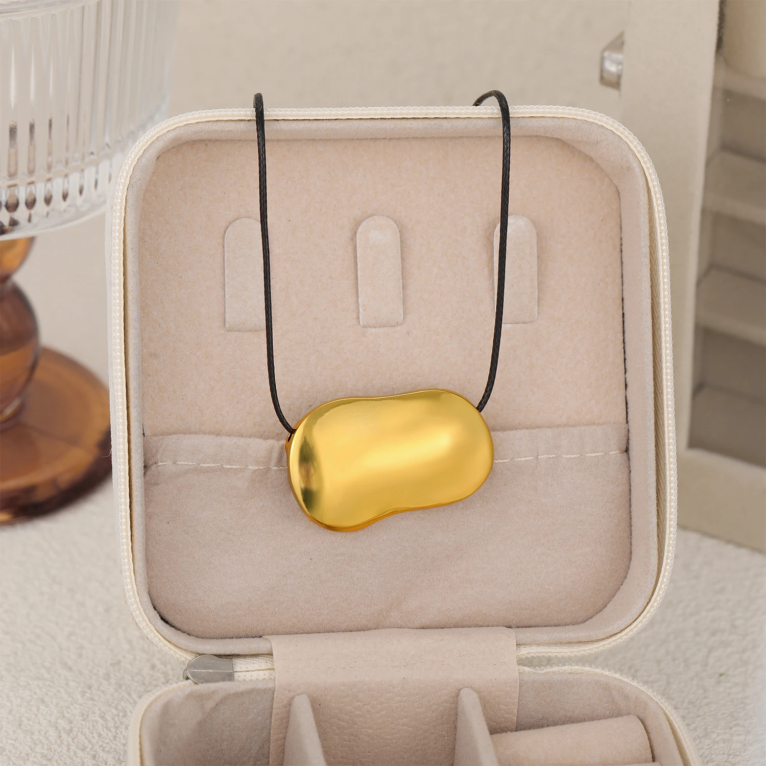 Y2K Short Black Waxed Cord Big Chunky Geometric One Piece Neckalce for Women Minimalist Clavicle Choker Gothic Jewelry Wholesale